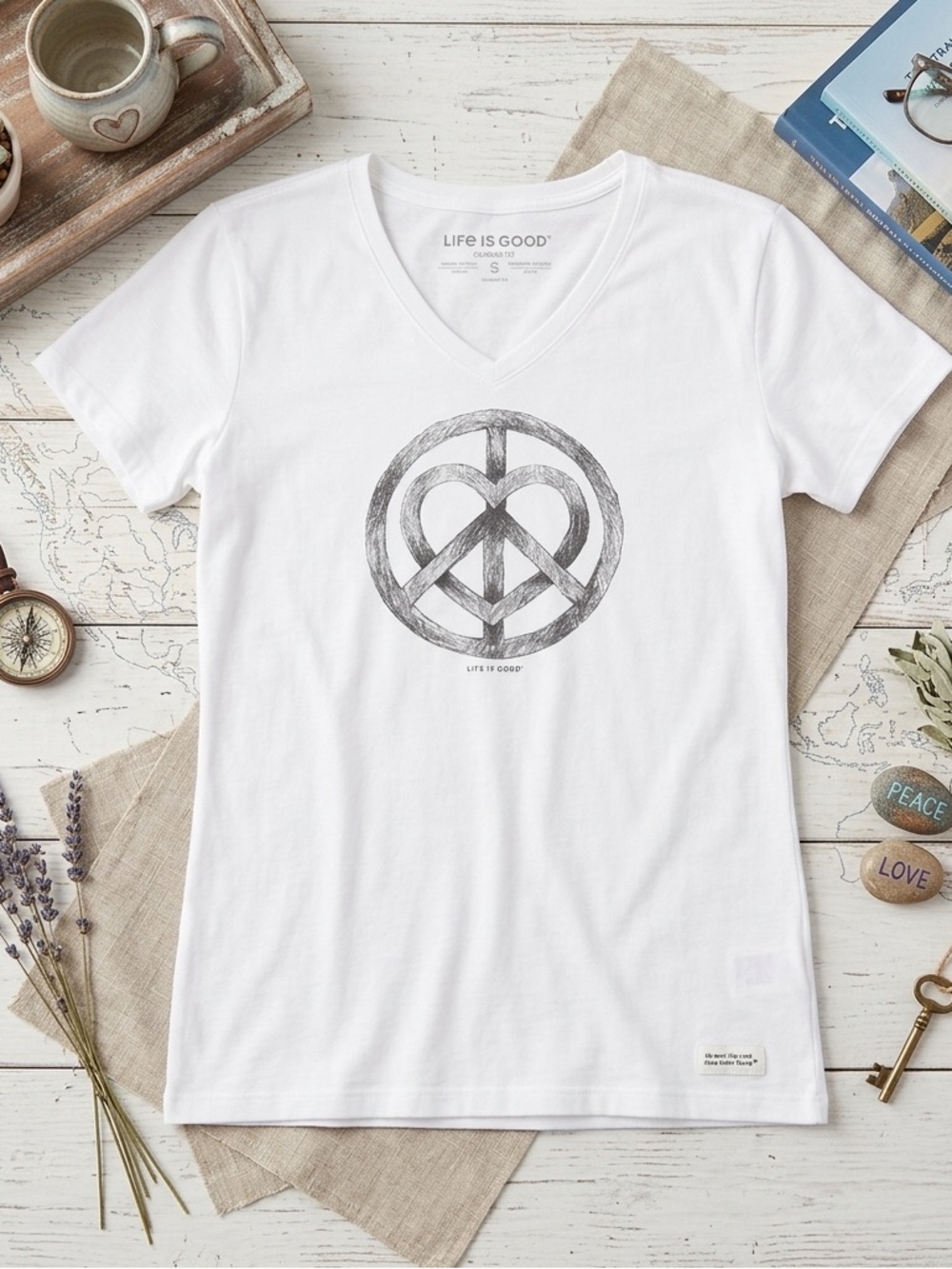 Life is Good Peace & Love Crusher Tee Small White V-Neck Graphic